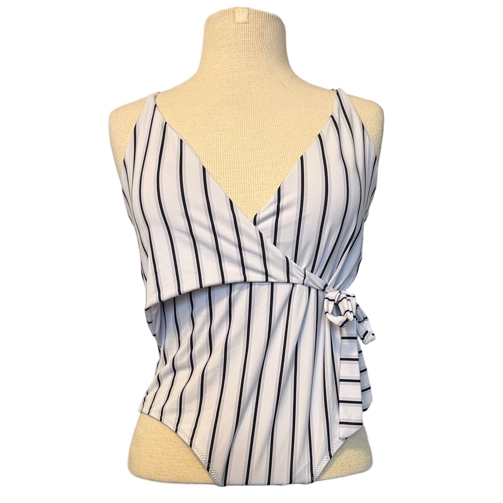 Cupshe Black White Striped Wrap One-Piece Swimsuit Women’s Large Beach Swim